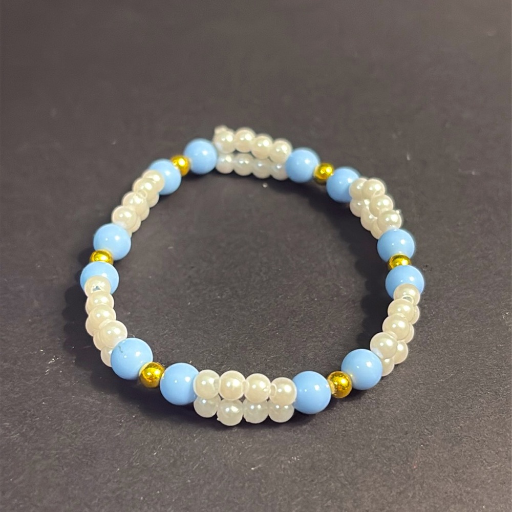 💙 Blue, gold and faux pearls bracelet 💙 - Picture 4 of 4